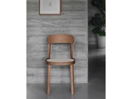 Sedia impilabile in legno con seduta in paglia di Vienna Brulla di Miniforms