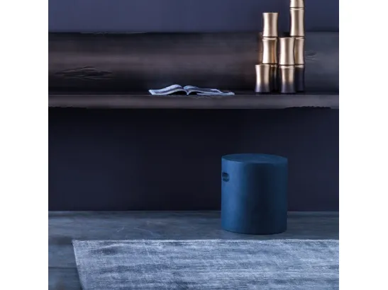 Pouf cilindrico Nappe in gres porcellanato di Adriani e Rossi