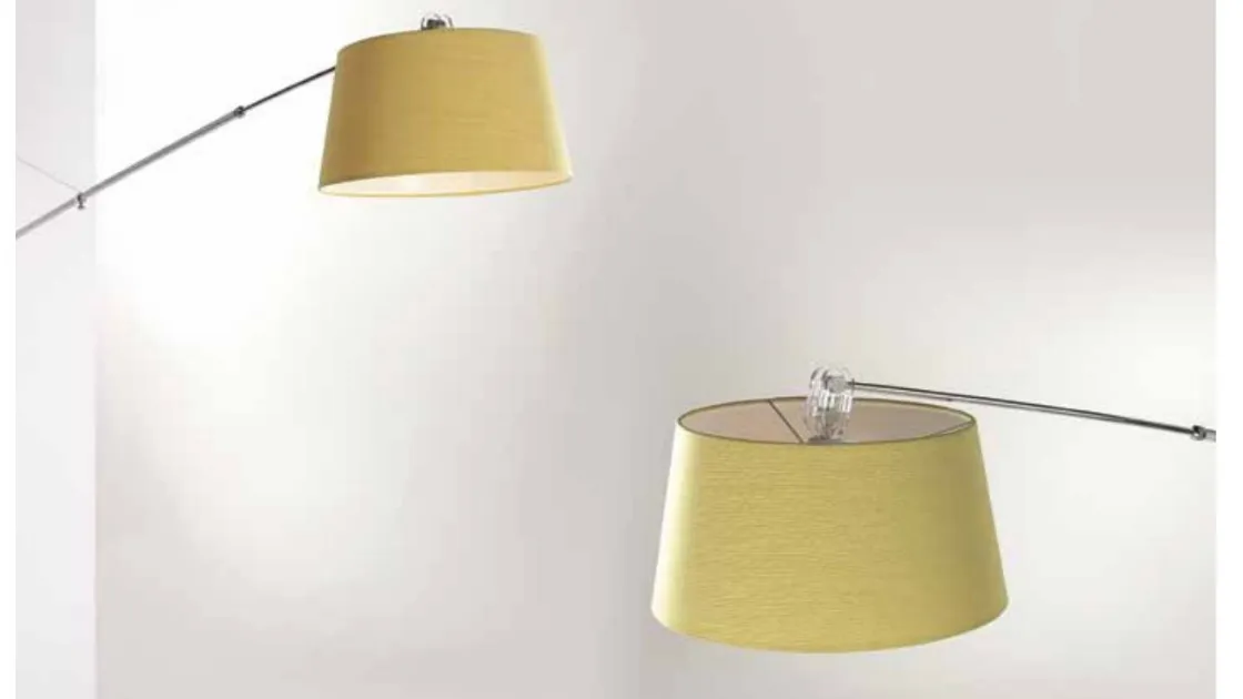 Lampada da parete in alluminio satinato con paralume in tessuto Adjustable di Cattaneo