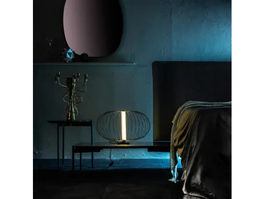 Lampada da tavolo Mizar in acciaio verniciato di Stones