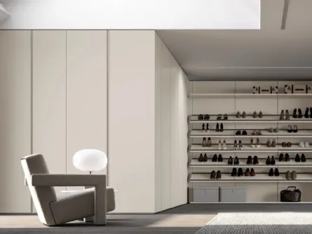 Armadio Atelier ad angolo con anta battente Return in legno laccato finitura Ghiaccio di Adok