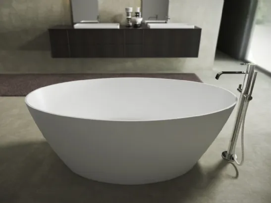 Vasca da bagno ovale centro stanza alta 60cm di colore bianco opaco di Ideagroup