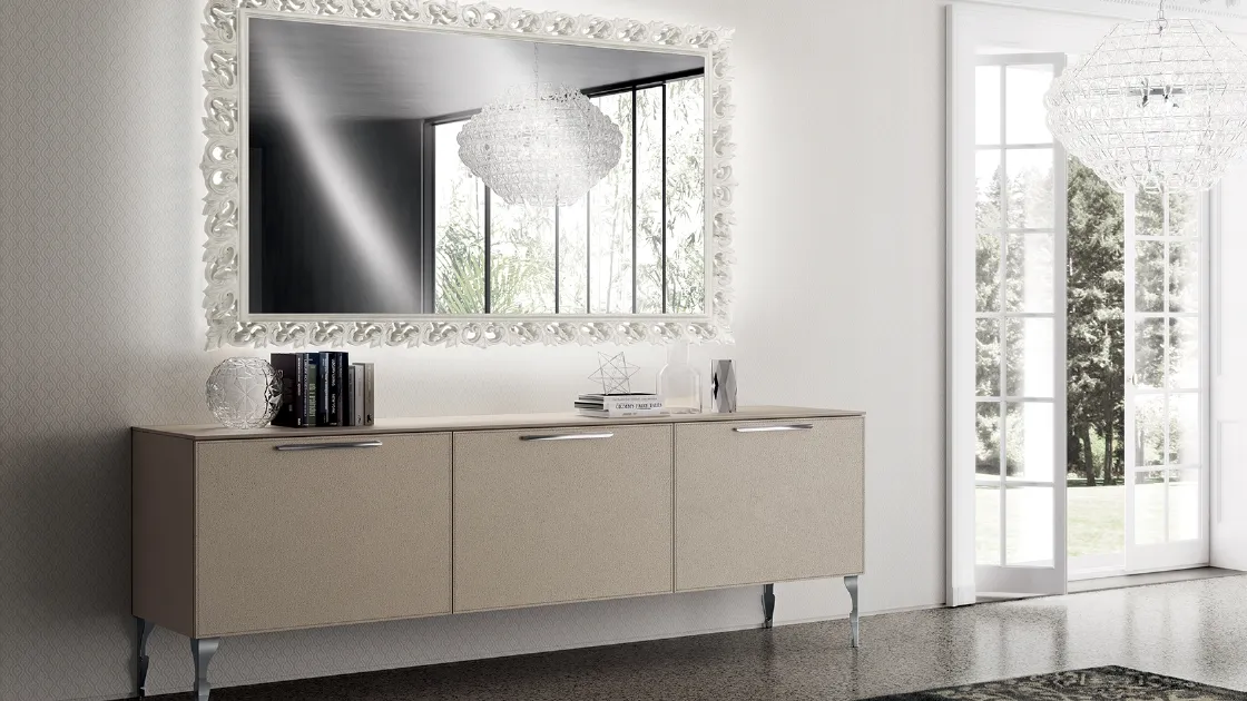 Madia Living Exclusiva in laccato Visone con ante rivestite in pelle di Scavolini