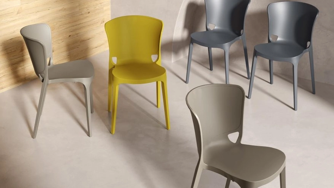 Sedia impilabile Aura di MaxHome