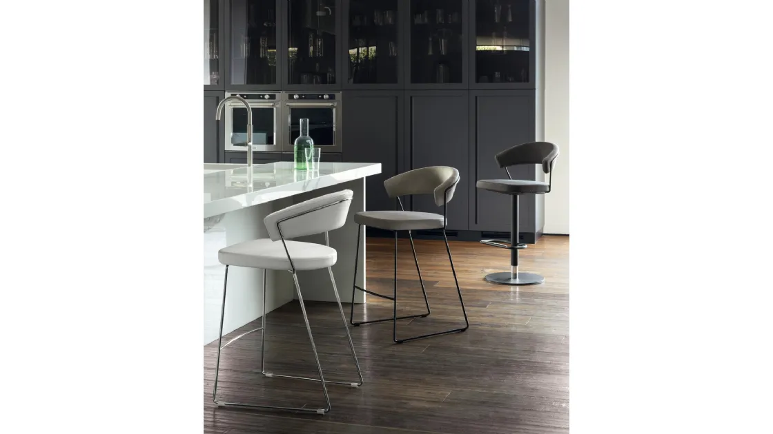 Sgabello Great in pelle di Scavolini