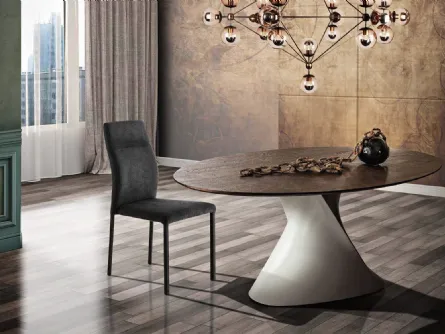 Tavolo rotondo dal design innovativo Matrix in legno di rovere termocotto di MaxHome