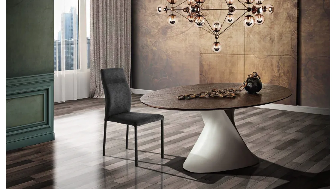 Tavolo rotondo dal design innovativo Matrix in legno di rovere termocotto di MaxHome